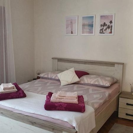 Apartmani Sofia Njivice Esterno foto