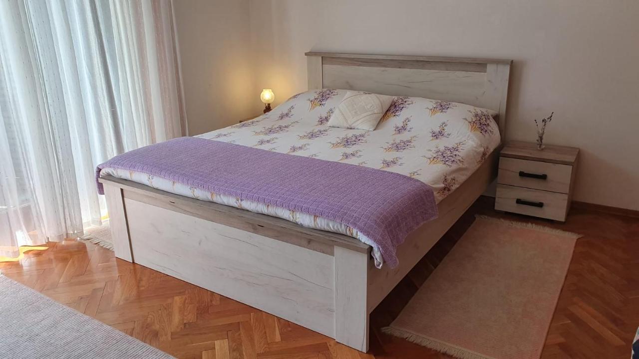 Apartmani Sofia Njivice Esterno foto