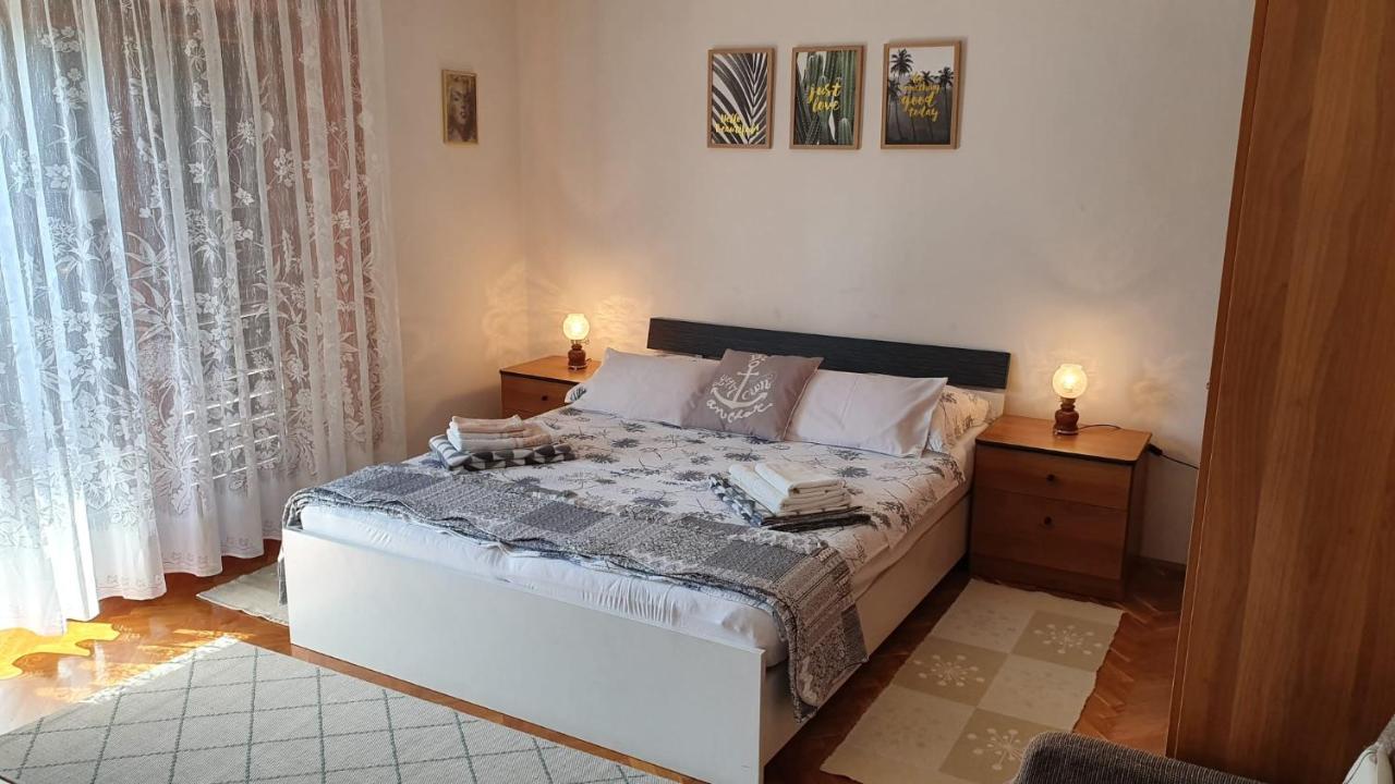Apartmani Sofia Njivice Esterno foto